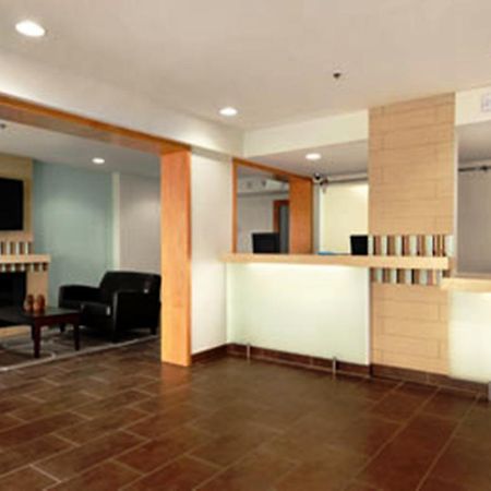 Baymont By Wyndham Reno Hotel Interior photo