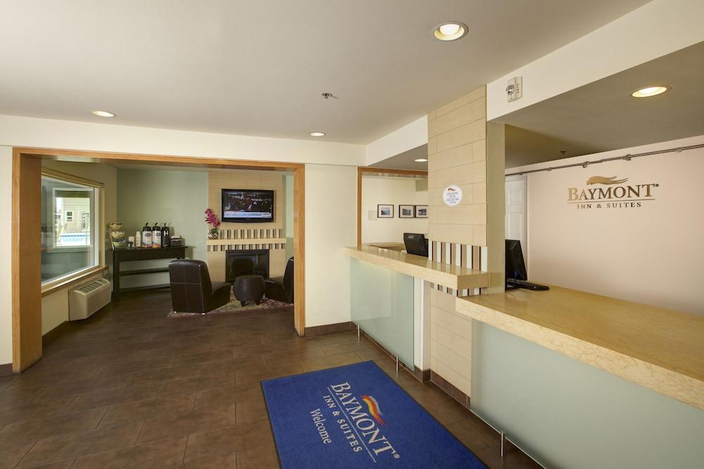 Baymont By Wyndham Reno Hotel Exterior photo