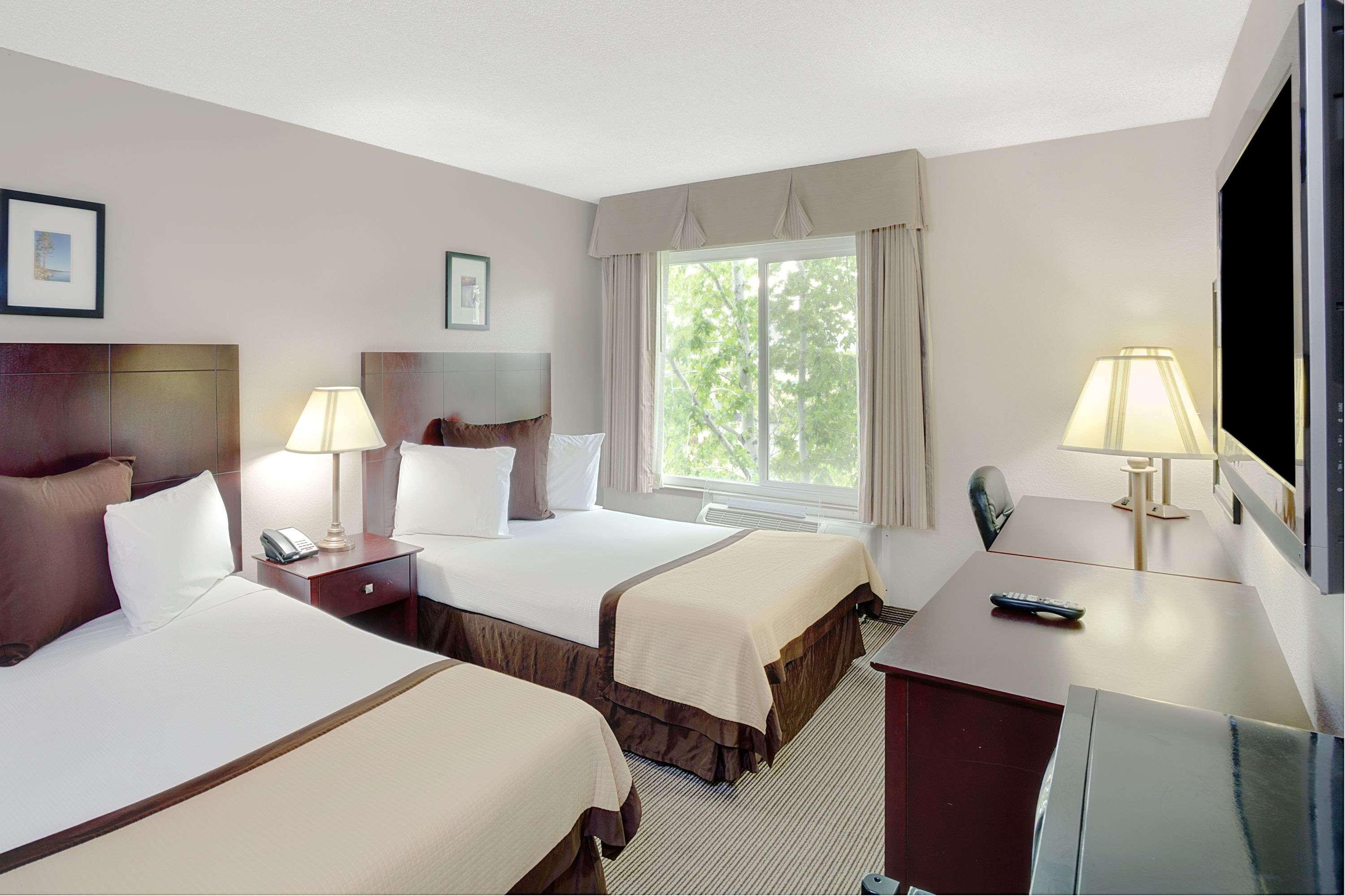 Baymont By Wyndham Reno Hotel Exterior photo