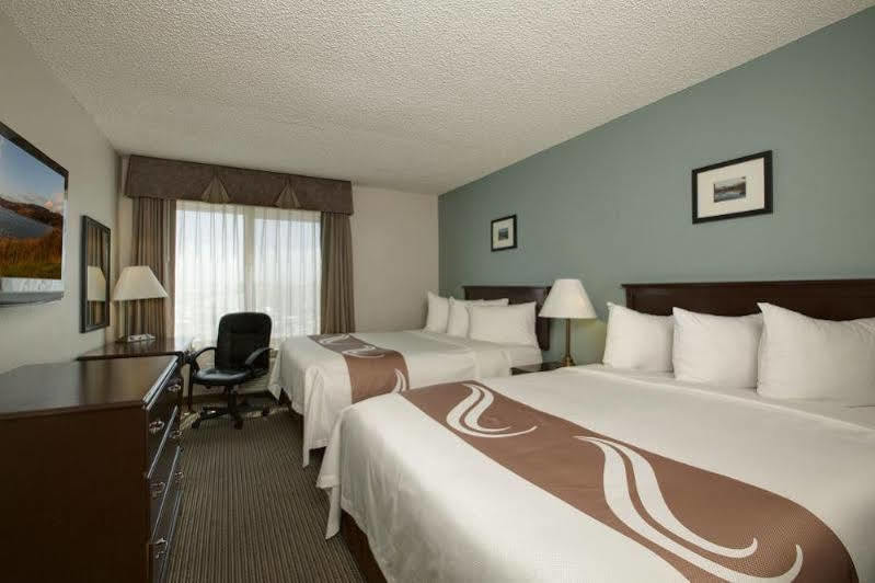 Baymont By Wyndham Reno Hotel Exterior photo