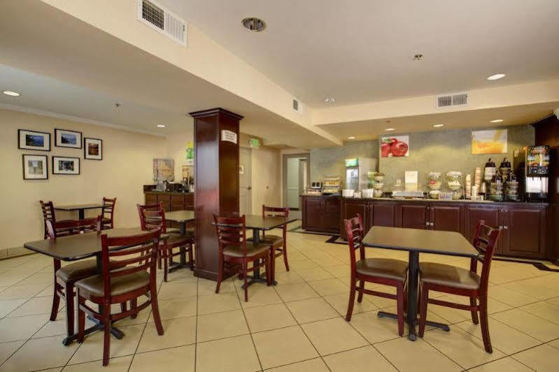 Baymont By Wyndham Reno Hotel Exterior photo