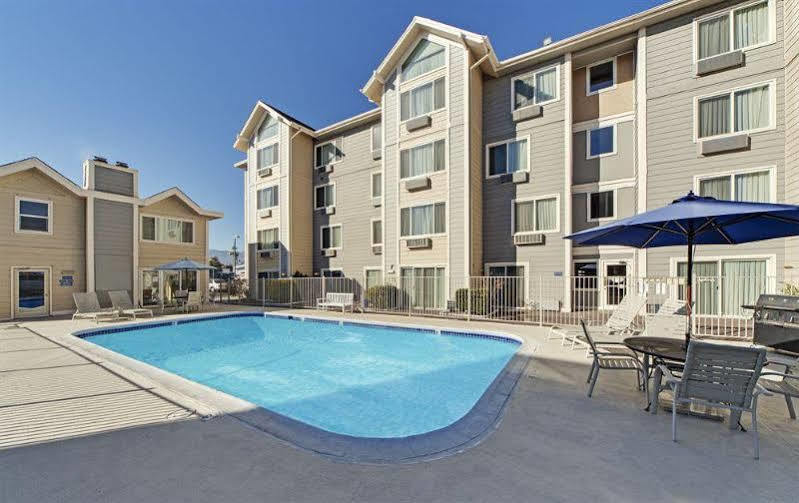 Baymont By Wyndham Reno Hotel Exterior photo